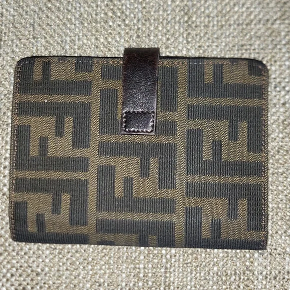 Vintage Fendi Bag 😍 - Picture 14 of 15